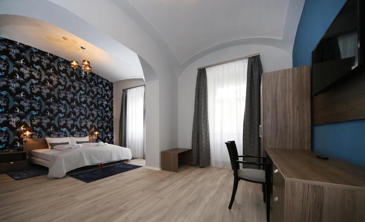 Varkapu Panzio Eger Extérieur photo