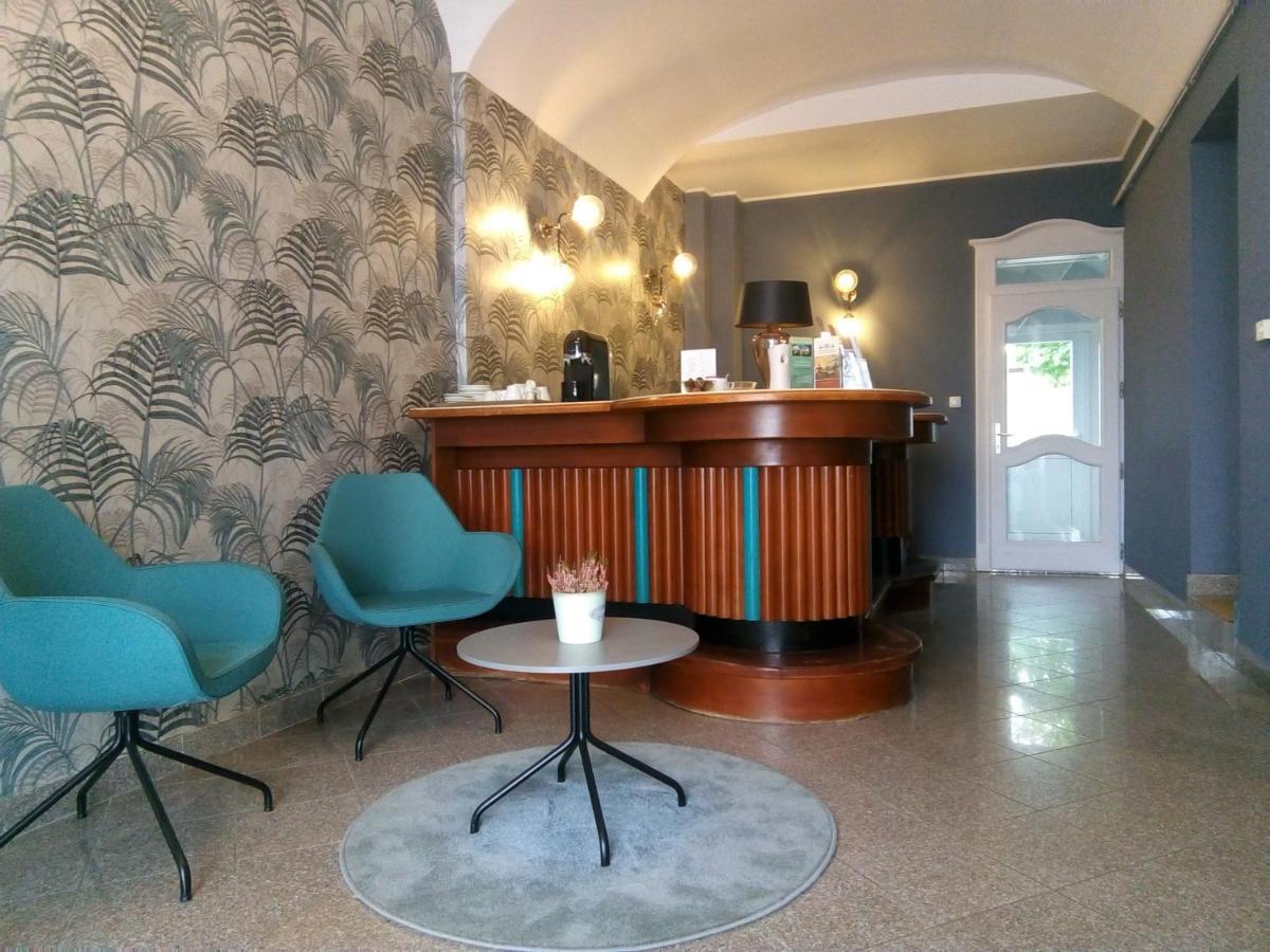 Varkapu Panzio Eger Extérieur photo
